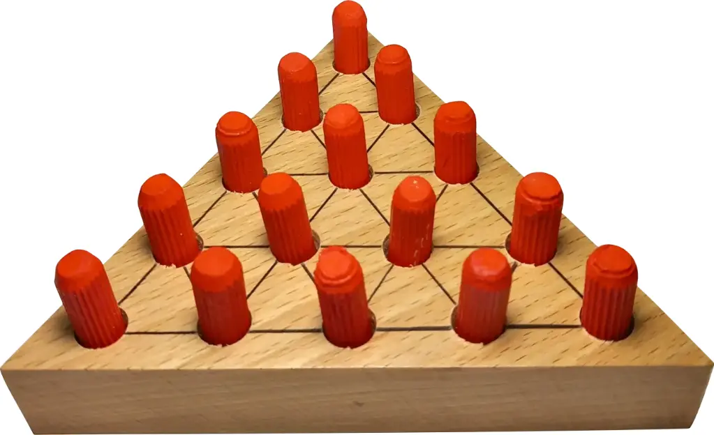 Solitário triangular